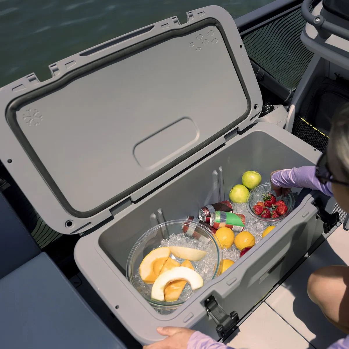 Quick-Attach 18 US Gal Cooler for Switch Pontoon 295101304